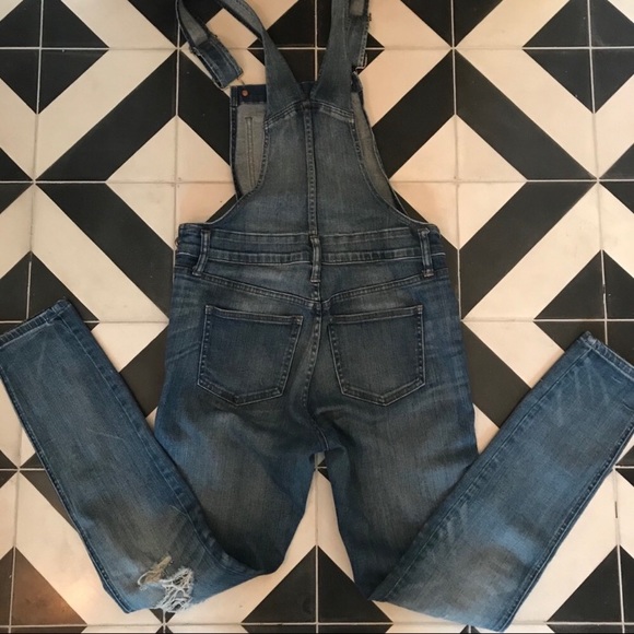 Madewell • Skinny Overalls in Adrian Wash - Picture 6 of 8